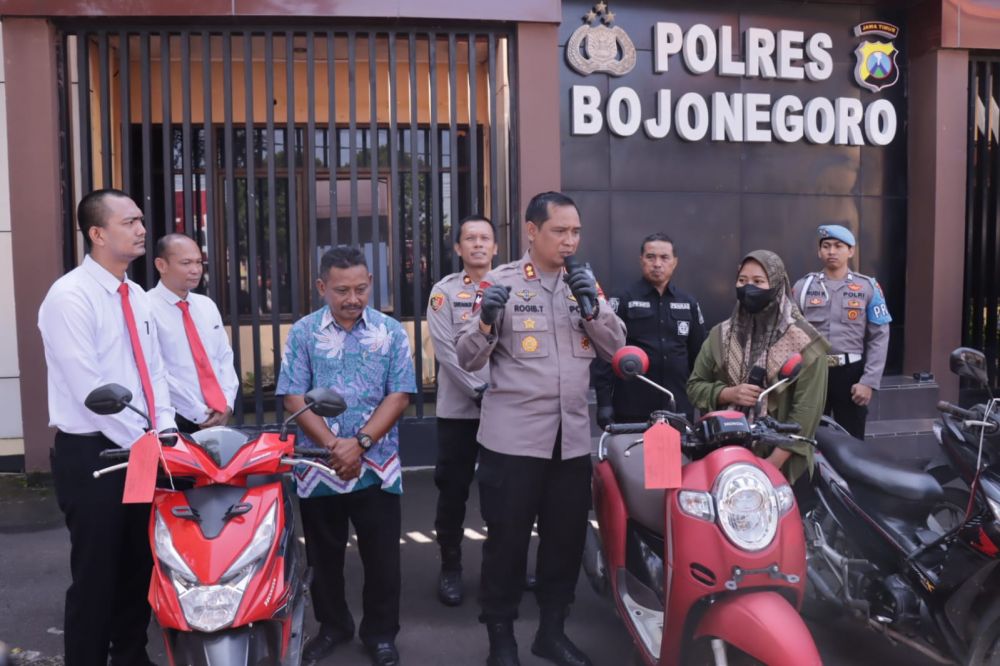 Kapolres Bojonegoro AKBP Rogib Triyanto saat ungkap kasus Curanmor