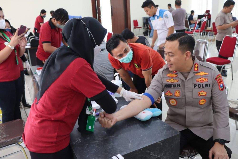 Kapolres Gresik AKBP Adhitya Panji Anom saat check up berkala