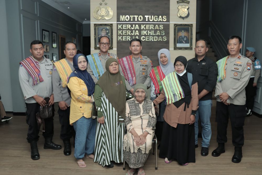 Hernik bertemu dengan keluarga setelah 37 tahun terpisah