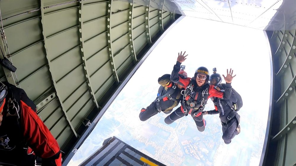 Tingkatkan Jam Terbang, Siswa Dikkopaska Terjun Free Fall
