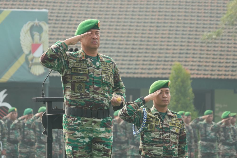 Danrem 084/BJ Brigjen TNI Terry Tresna Purnama pimpin upacara 17 an