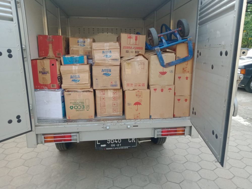 Mobil Box Isi Miras Diamankan Polres Jombang