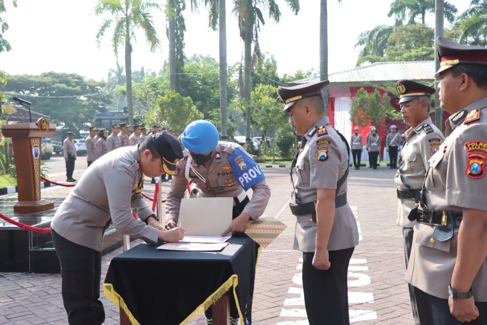 Kapolres Nganjuk AKBP Muhammad saat pimpin sertijab Kapolsek Ngluyu dan Patianrowo