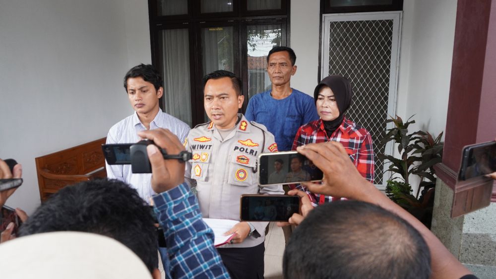 Kapolres Bangkalan AKBP Wiwit Ari Wibisono saat memberikan keterangan