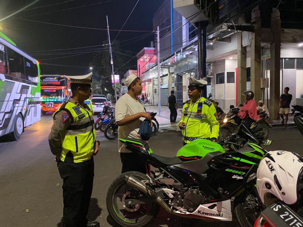 Satlantas Polres Lamongan Tindak 25 Motor Knalpot Brong