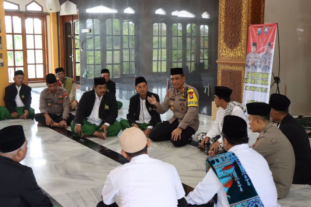 Kapolres Bojonegoro AKBP Rogib Triyanto saat sosialisasi di masjid Baiturrahman
