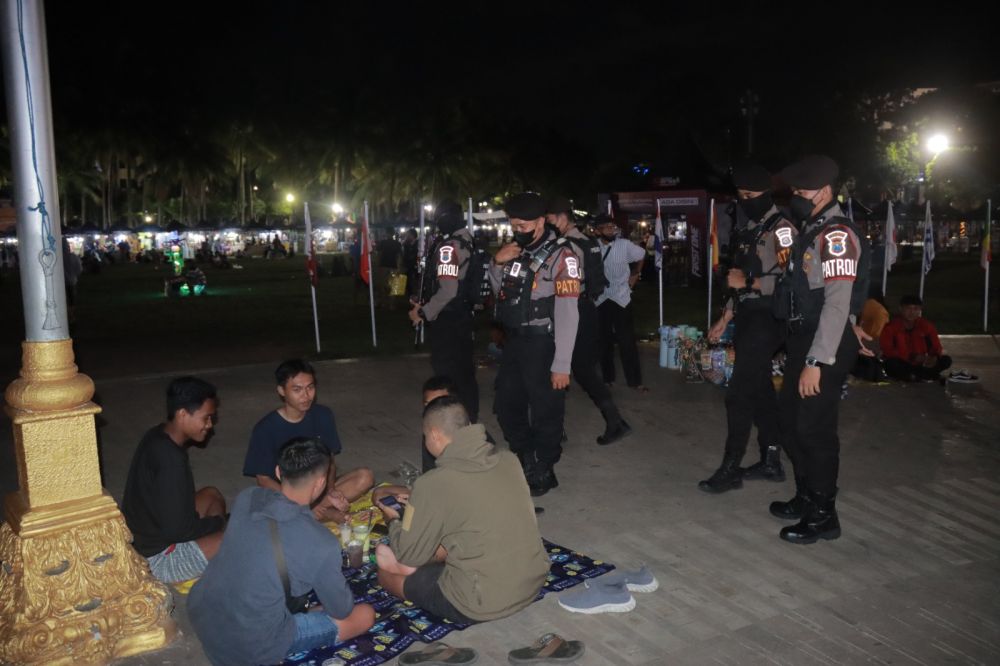 Polres Jember lakukan patroli jelang buka puasa dan shalat tarawih