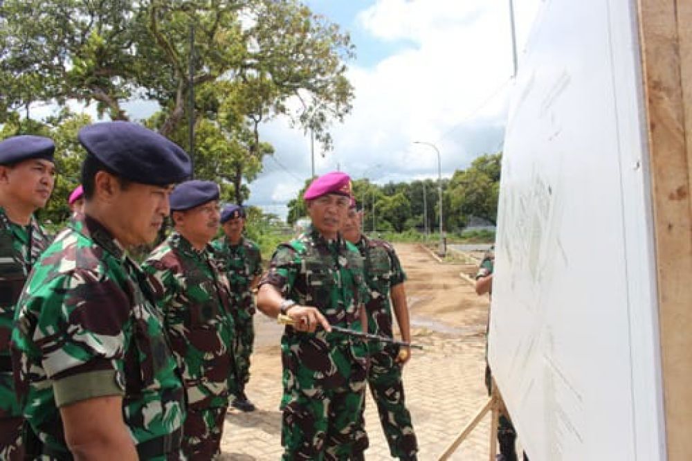 Dankodiklatal Letjen TNI Marinir Suhartono saat memberikan arahan