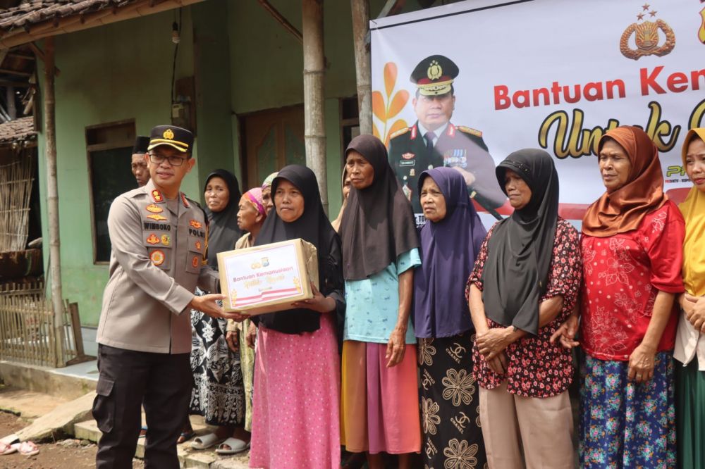Kapolres Bondowoso AKBP Wimboko saat Baksos