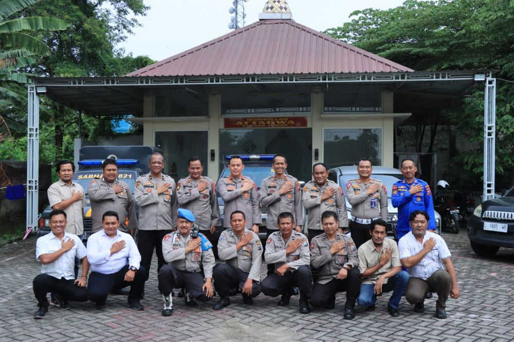 Kapolres Gresik AKBP Adhitya Panji Anom saat tinjau jajaran Polsek