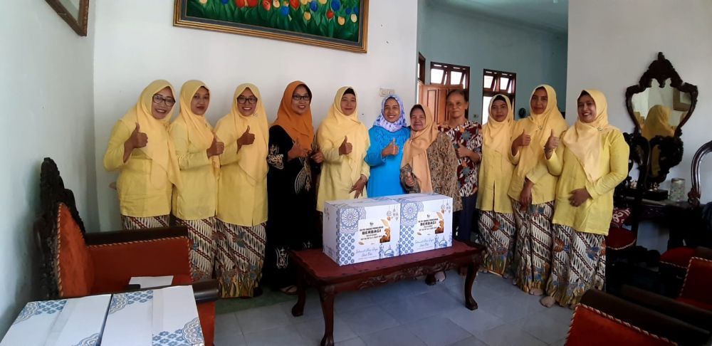 Perhutani dan IIK Gelar Baksos, Peringati HUT ke-3 Cabang Probolinggo