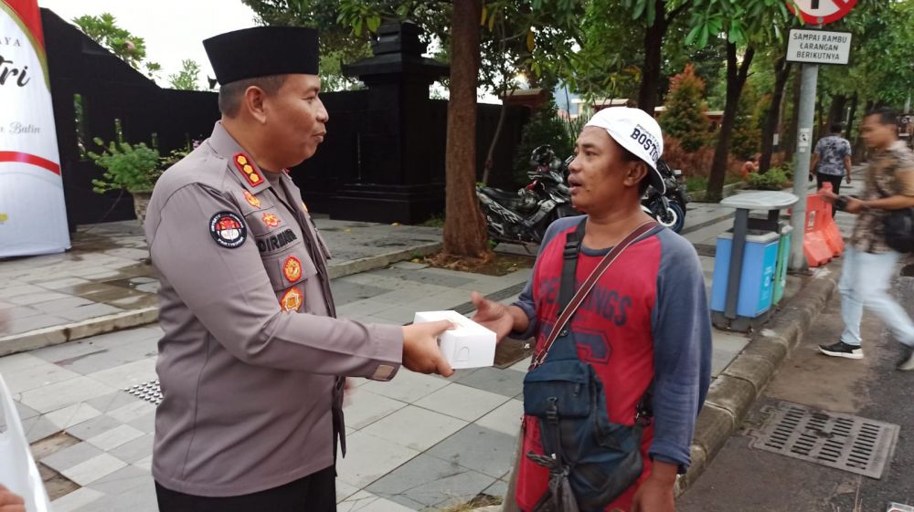 Kabid Humas Polda Jatim Kombespol Dirmanto saat Jum'at berkah