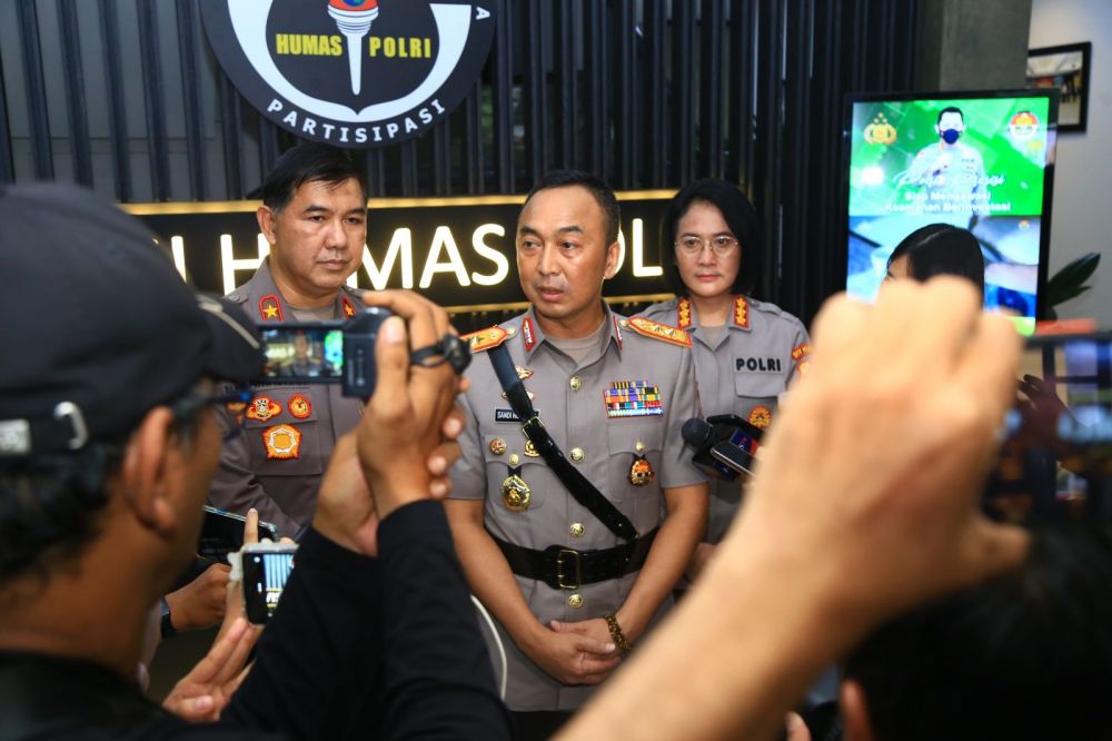 Kadiv Humas Polri Irjen Sandi Nugroho saat memberikan keterangan