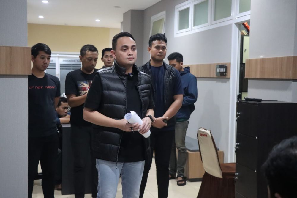 Kasatreskrim Polres Gresik Aldino Prima Wirdhan saat memberikan keterangan terkait tawuran