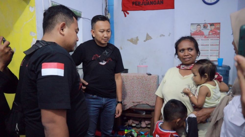 Satreskrim Polres Jember beri bansos ke keluarga tahanan kurang mampu