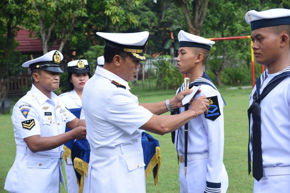 Danpusdikpel Kodikopsla Kodiklatal Kolonel Laut (P) I Nyoman Surya tutup program Dikmata