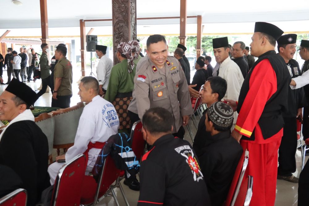 Wakapolres Blitar Kompol Roycke saat hadiri deklarasi Damai Perguruan Silat