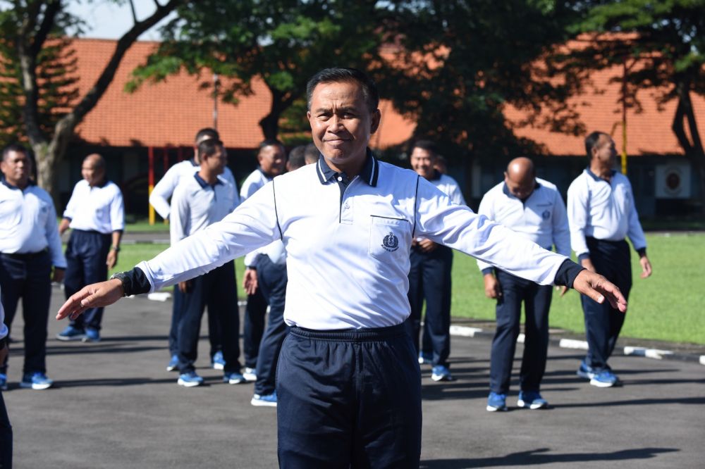 Dankodiklatal Letjen TNI Marinir Suhartono saat olahraga