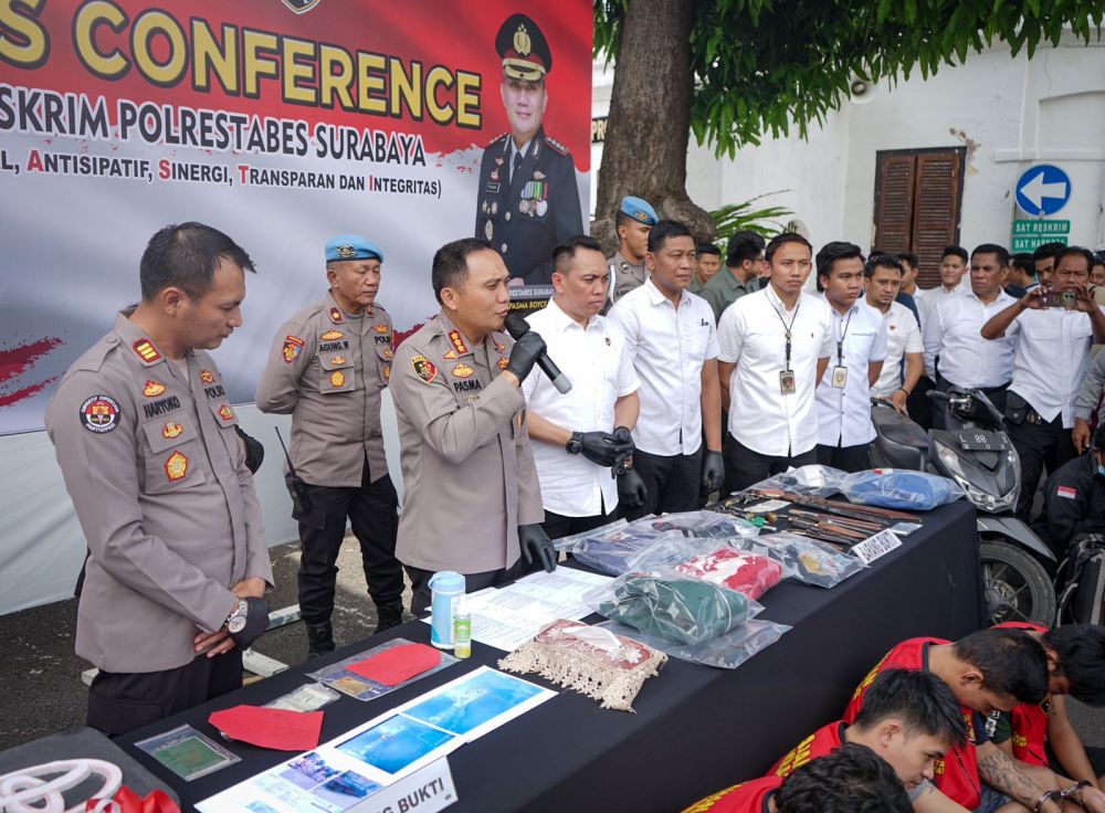 Polrestabes Surabaya ungkap curanmor dan amankan 5 tersangka 