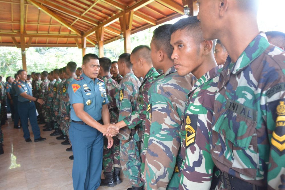 Dankodikmar Kodiklatal Brigjen TNI Marinir Muhammad Nadir saat memberikan pembekalan