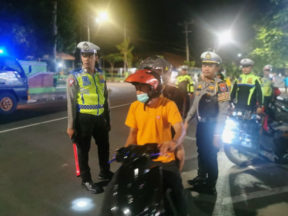 Satlantas Polres Bojonegoro tertibkan motor dengan knalpot Bronk