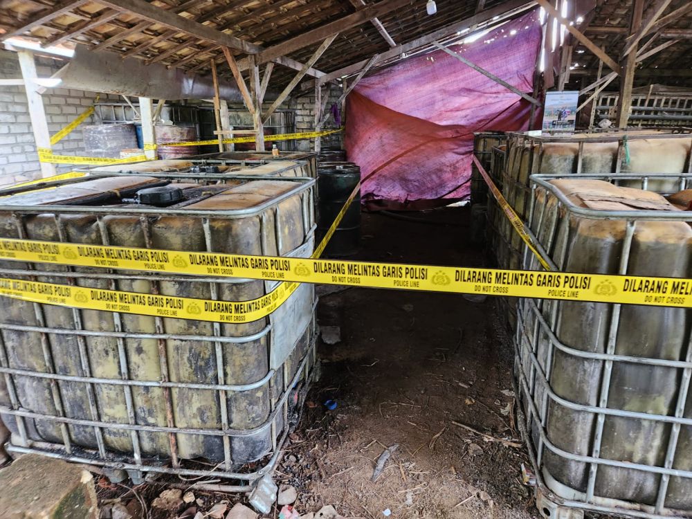 Polres Lamongan berhasil ungkap penimbunan BBM bersubsidi di Pantura