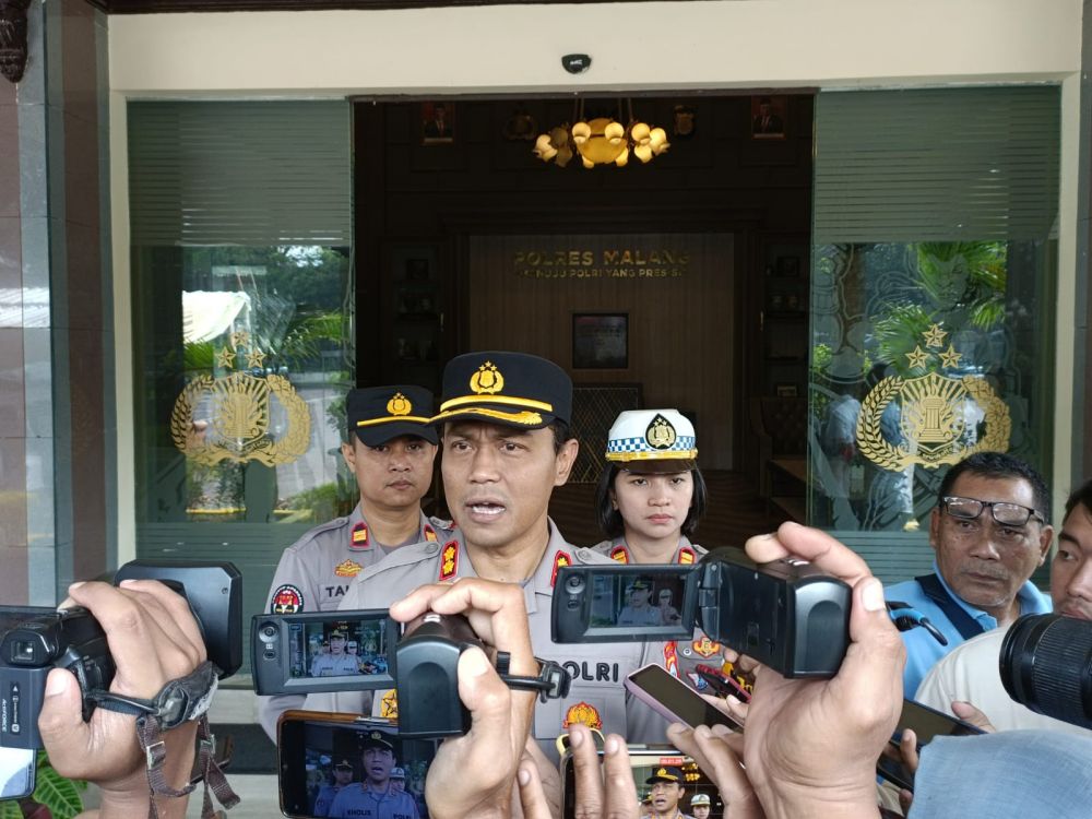 Kapolres Malang AKBP Putu Kholis Aryana
