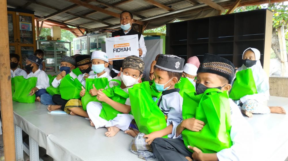 BMH Jatim Salurkan Fidyah ke Lansia dan Dhuafa