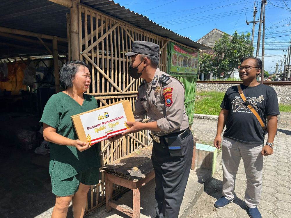 Berkah Ramadhan, Polres Tulungagung Bagi Sembako untuk Warga Kurang Mampu
