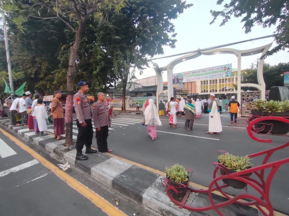 Polres Gresik lakukan pengamanan saat sholat Idul Fitri 