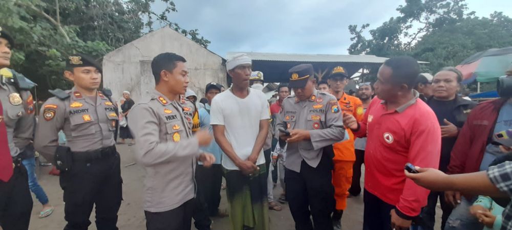 Kapolres Jember AKBP Hery Purnomo saat memberikan keterangan