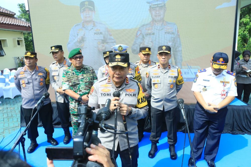 Balik Mudik Gratis, Kapolda Jatim Berangkatkan Bus ke Jakarta - Jateng - Jabar