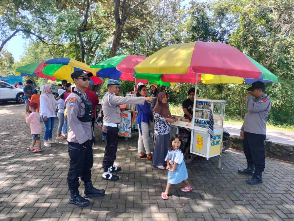 Polres Situbondo siagakan personil ditempat wisata 