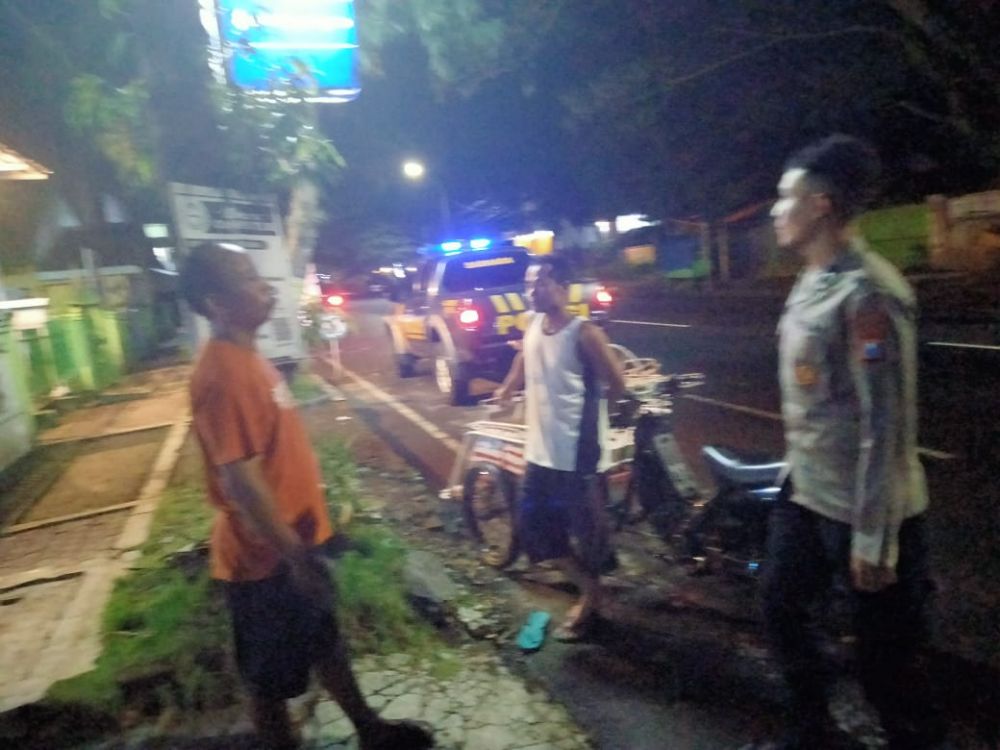 Polres Bondowoso lakukan patroli keamanan lingkungan yang ditinggal mudik lebaran