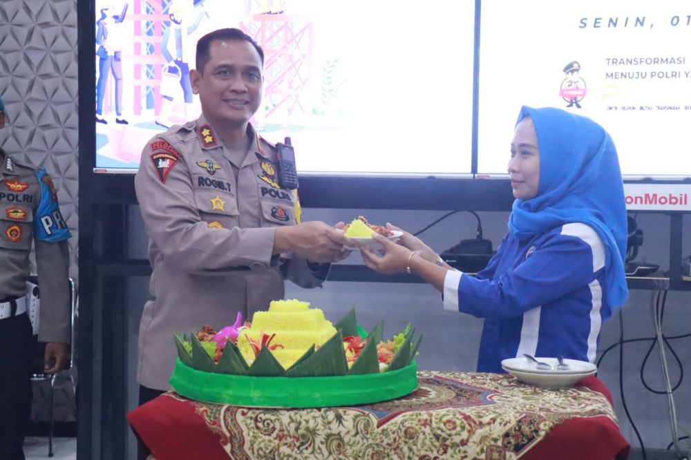 Polres Bojonegoro Gelar Tasyakuran, Peringati Hari Buruh Internasional