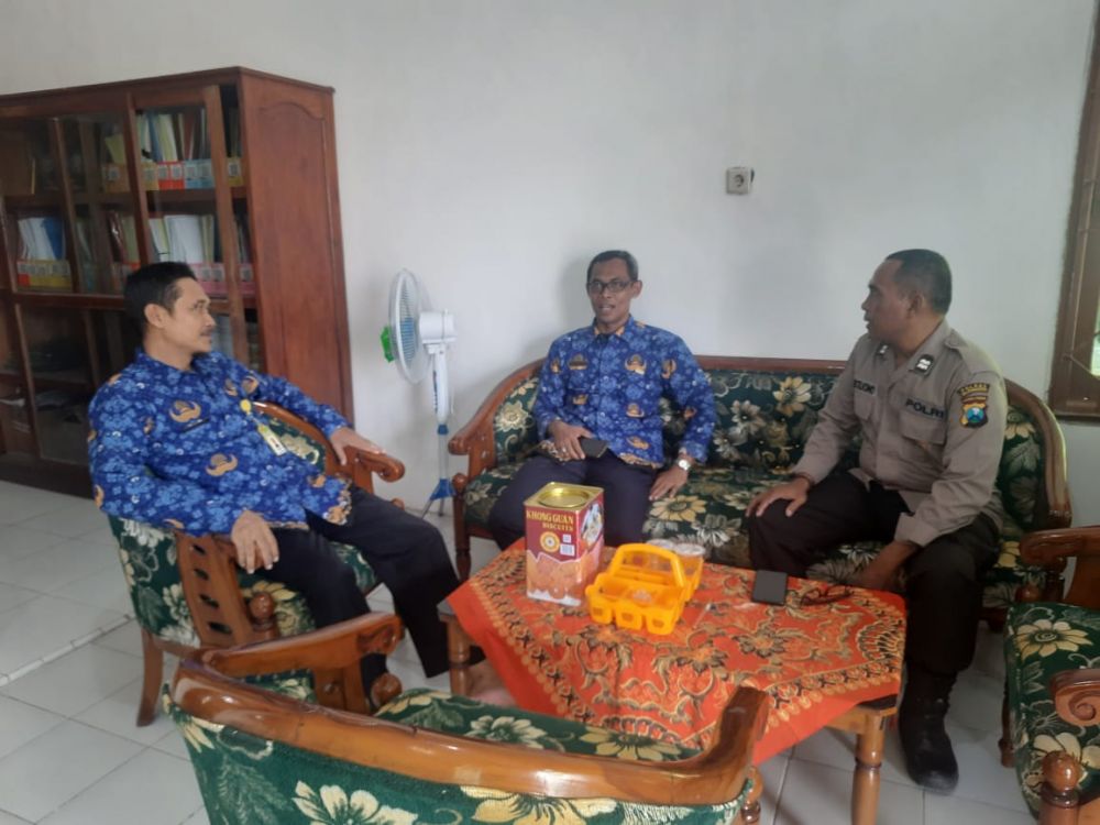 Satbinmas Polres Bojonegoro Datangi Sekolah, Cegah Konvoi Kelulusan Pelajar