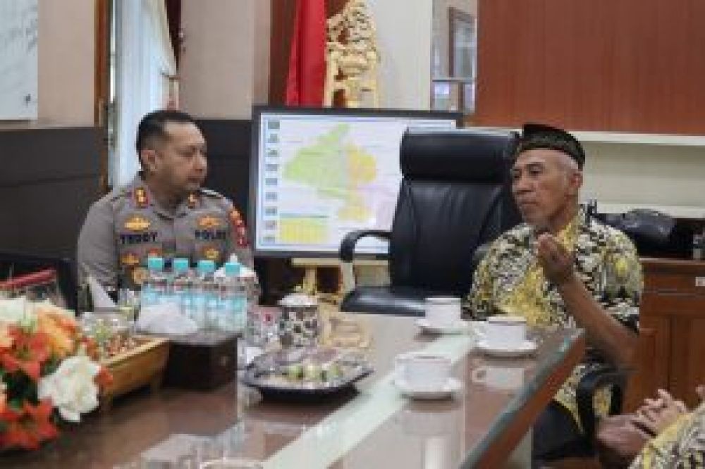 Kapolres Kediri Kota AKBP Teddy Chandra terima silaturahmi ketua PAUB/PK Kota Kediri KH. Moch Salim