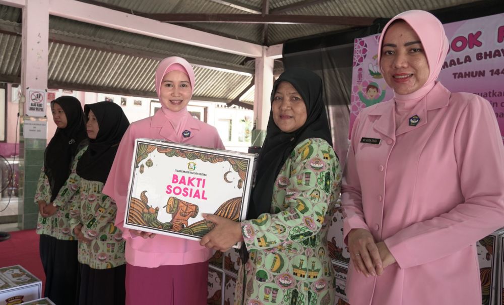 Kacab YKB Gresik Berbagi Tali Asih di HUT ke-43 2023