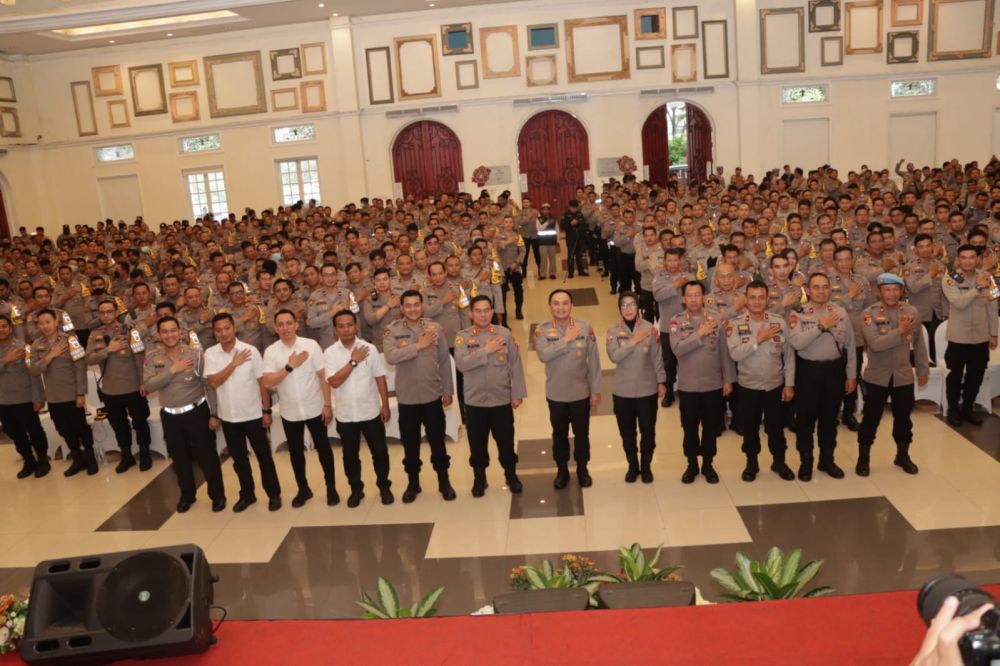 Polrestabes Surabaya bentuk Polisi RW