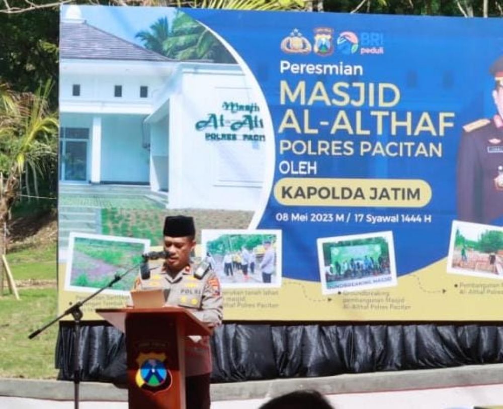 Wakapolda Jatim Brigjen Pol Ahmad Yusep Gunawan saat memberikan keterangan