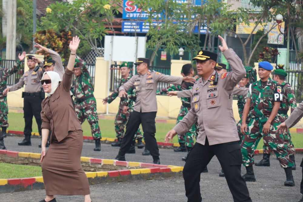 Forkopimda Bojonegoro saat apel sinergitas TNI-POLRI 