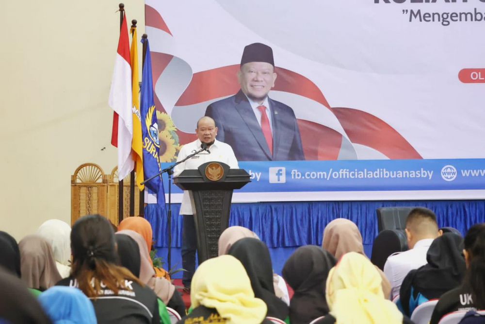 Ketua DPD RI AA LaNyalla Mahmud Mattalitti saat memberikan sambutan