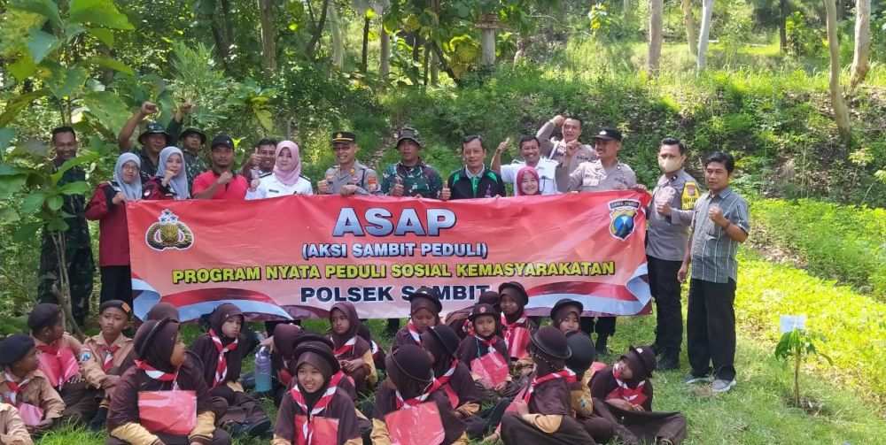 Polres Ponorogo dan Forpimka Ajak Pelajar Tanam 200 Pohon di Gunung Bancangan