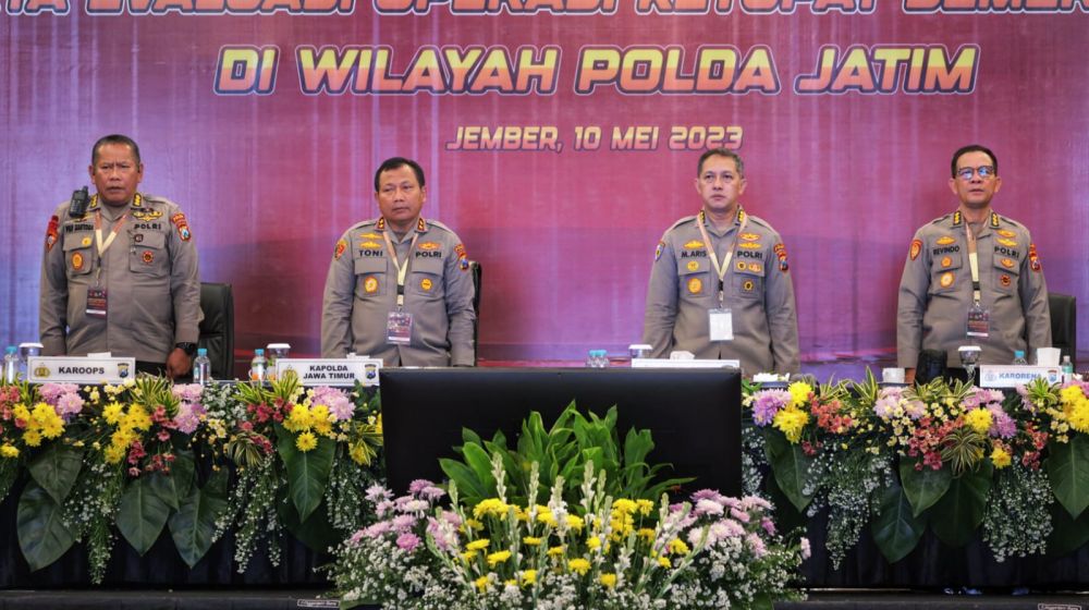 Kapolda Jatim Irjen Pol Dr. Toni Harmanto saat Anev Sitkamtibmas
