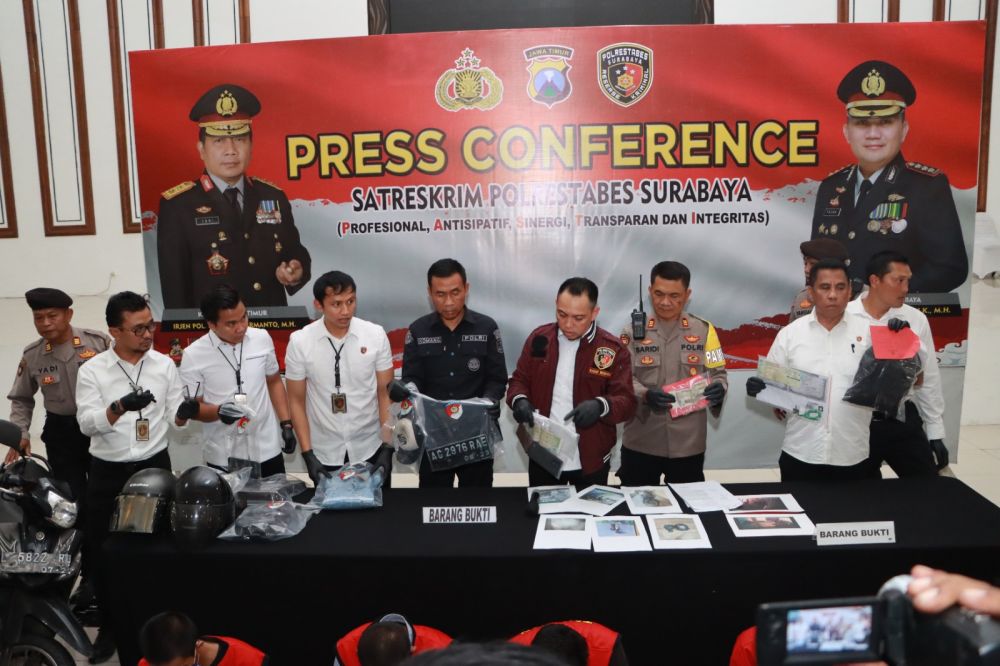 Satreskrim Polrestabes Surabaya ringkus pelaku Curanmor beserta barang buktinya 