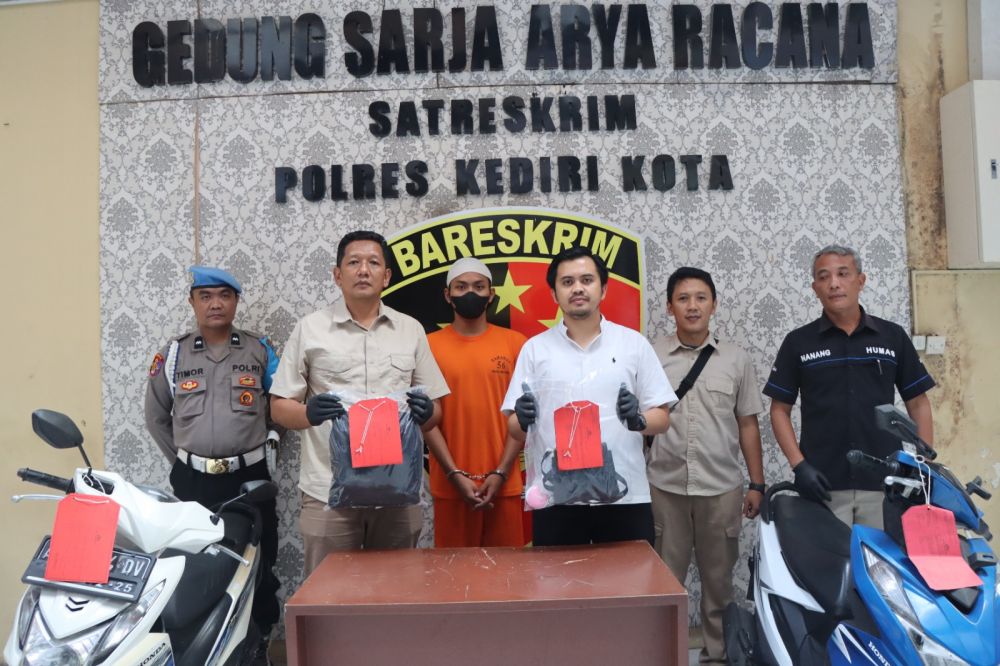 Satreskrim Polres Kediri Kota amankan tersangka curanmor beserta barang buktinya