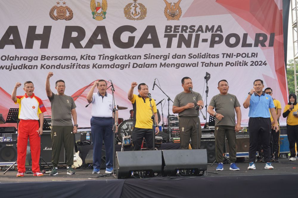 Sinergitas TNI-POLRI gelar olahraga bersama