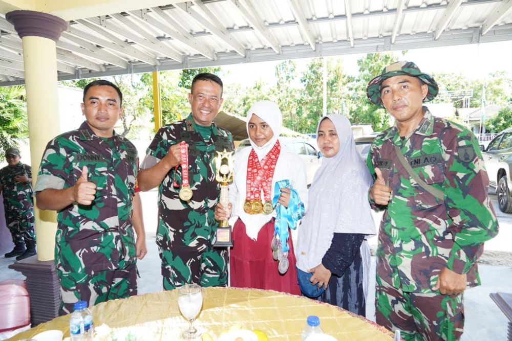 Danrem 084/BJ Brigjen TNI Terry Tresna Purnama berikan semangat Ajeng Ayu Syarifah