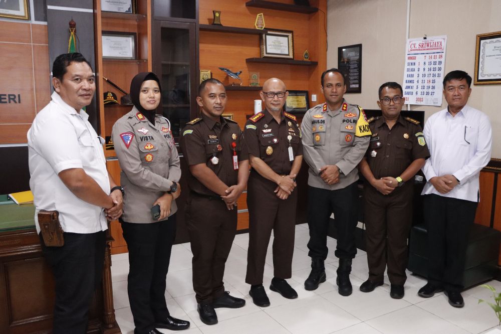Kapolres Madiun Kota AKBP Agus DS kunjungan ke Kejari Madiun
