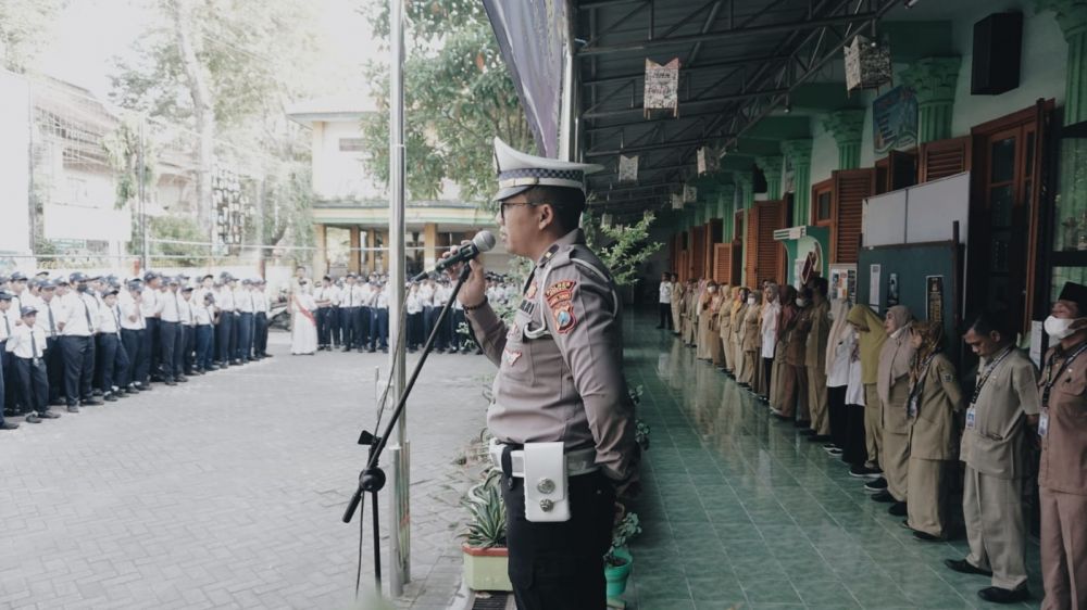 Satlantas Polres Gresik edukasi pelajar terkait berlalulintas dan tata tertib